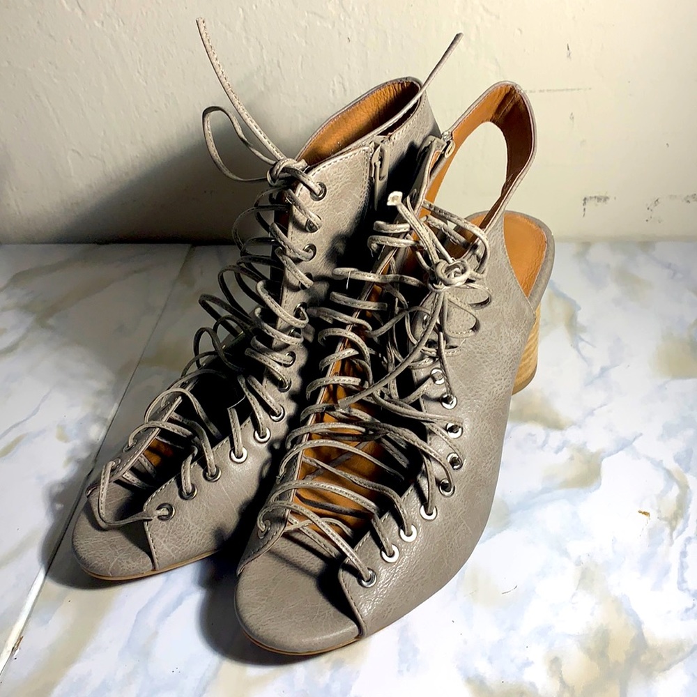 Jeffreycampbell block heel